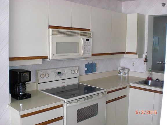 3rd image of 4570 Pinebrook Cir APT 304