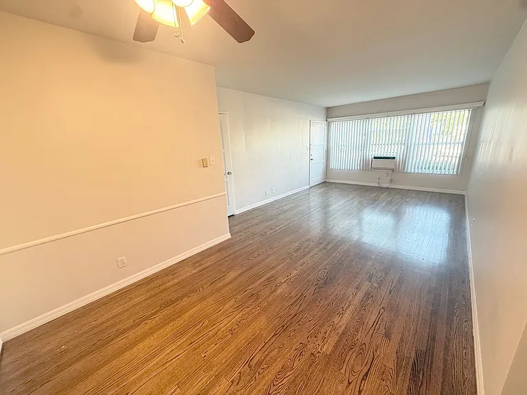 4123-4125 Ocean View Blvd — Photo 4