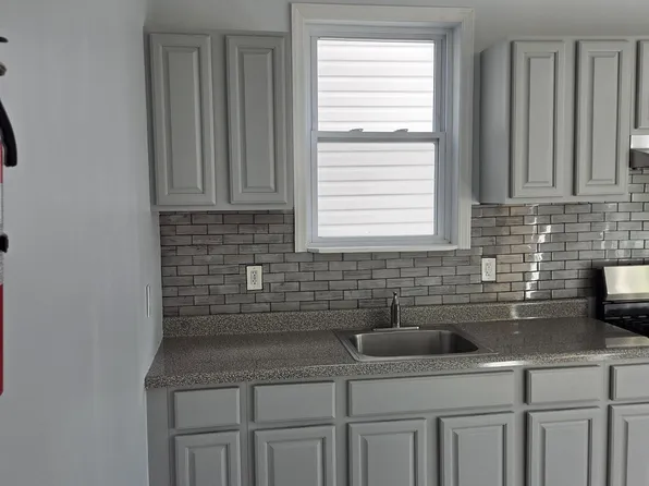195 22nd St Floor 2, Irvington, NJ 07111