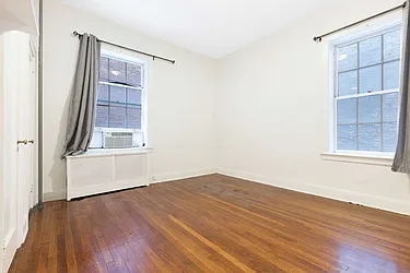 Rented by Bryan L Rozencwaig, LREB