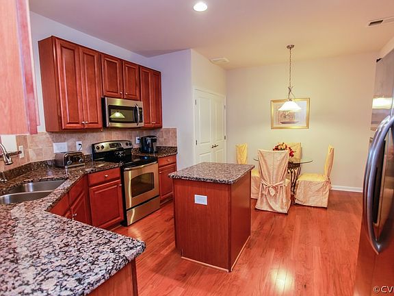 4th image of 512 Siena Ln #512