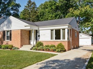 1118 N Dryden Ave, Arlington Heights, IL 60004
