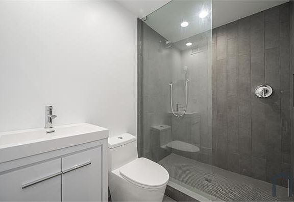 3rd image of 4432 Lancaster Ave #1B