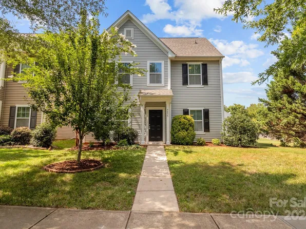 9855 Hanberry Blvd, Charlotte, NC 28213