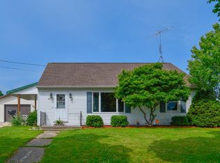 303 Church St, Algoma, WI 54201