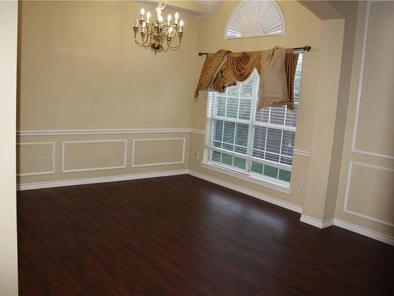 3rd image of 2421 Plentywood Dr