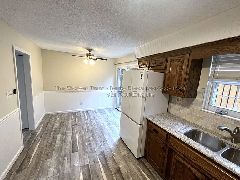 1664 Louisville Rd — Photo 3