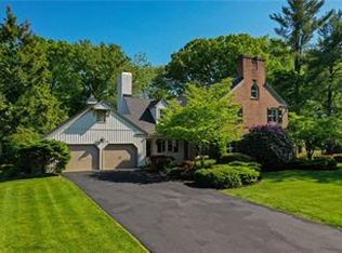 4000 Maulfair Dr, Allentown, PA 18103