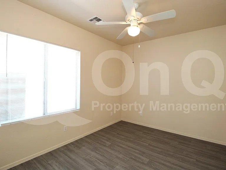 9120 W Hubbell St — Photo 15