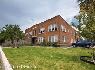 1409 W Woodlawn Ave APT 8, San Antonio, TX 78201
