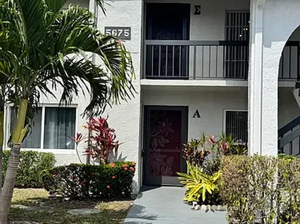 5675 Queen Palm Ct, Delray Beach, FL 33484