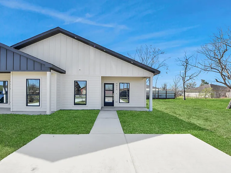 9824 Nedwald St — Photo 13
