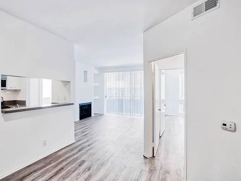6600 Yucca — Photo 12