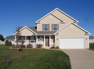 8216 Hawk Dr, Freeland, MI 48623