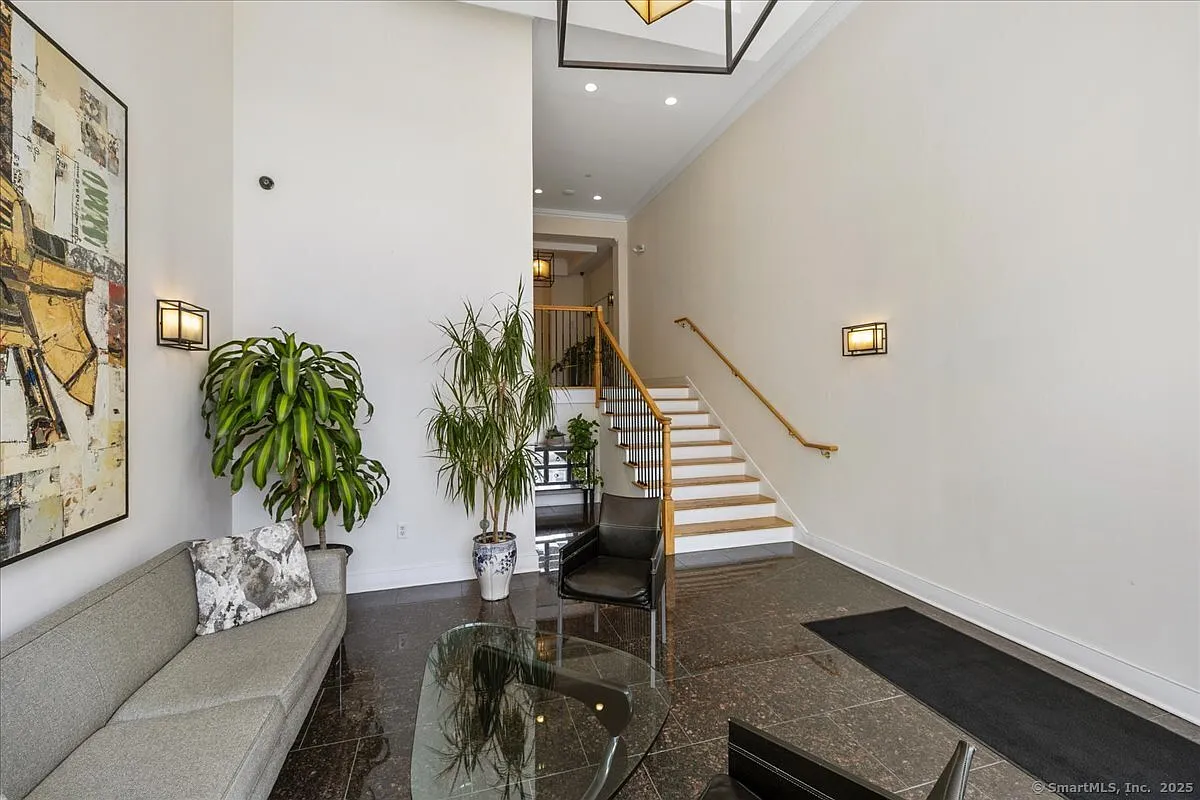 Building Photo - 485 Summer St #307