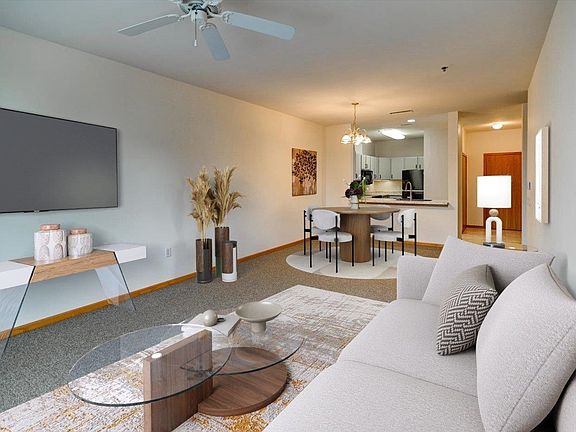 4th image of 301 Harbour Town Dr APT 227