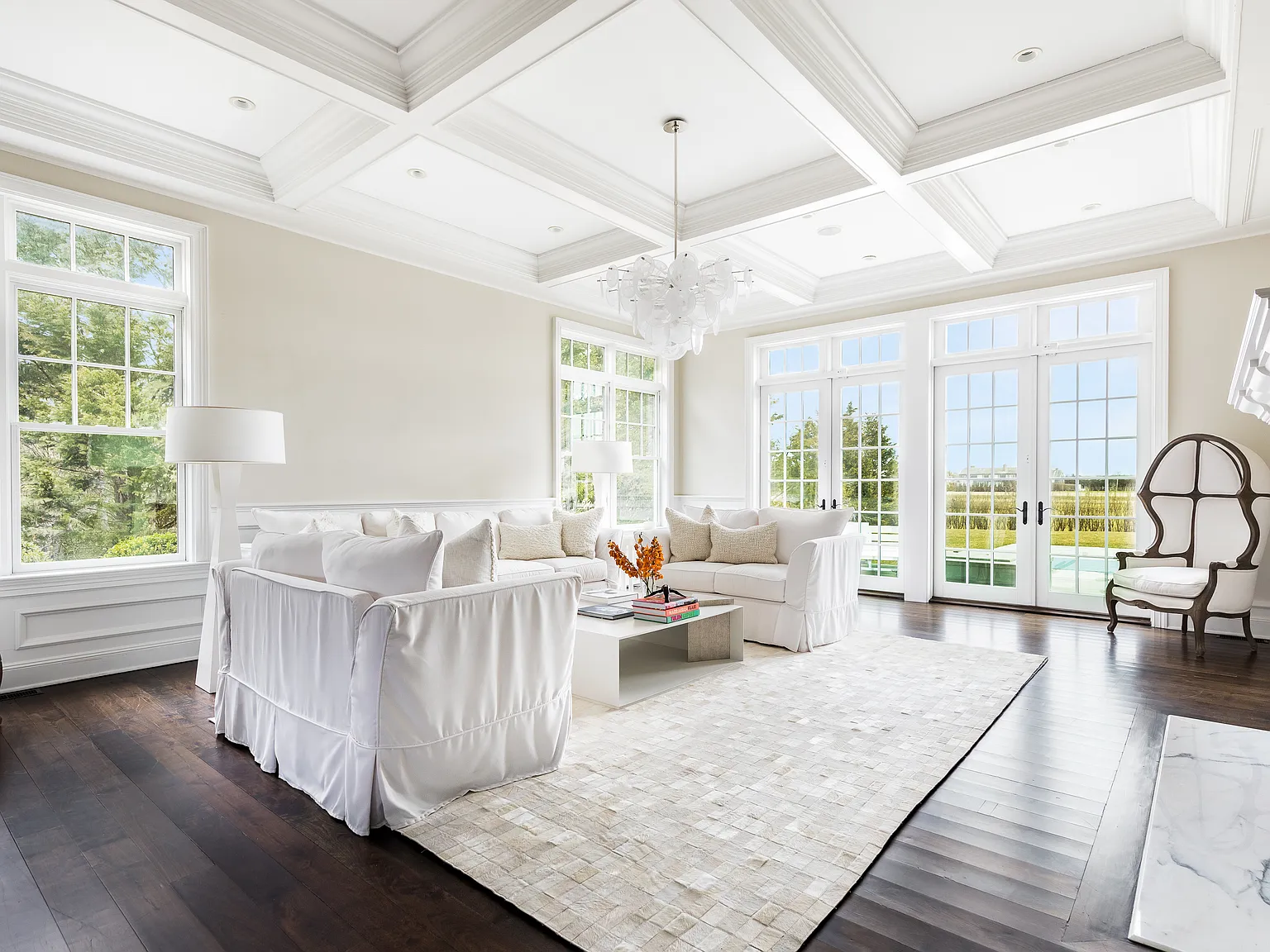 Sagaponack Traditional with Tennis South of The Highway — Photo 4