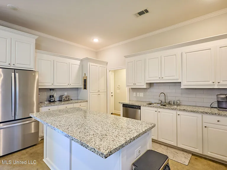 115 Rotherfield Pl — Photo 9