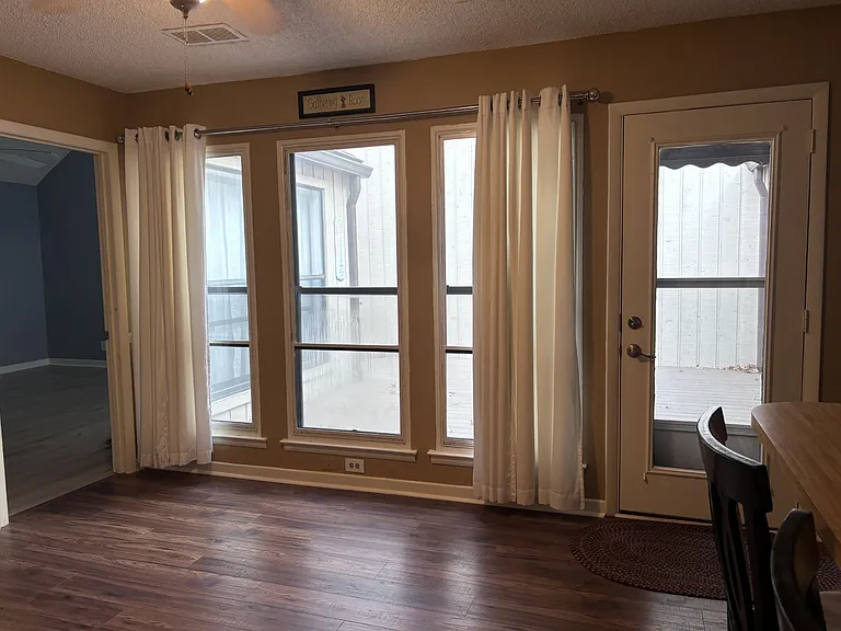 220 Harpers Mill Ct — Photo 12
