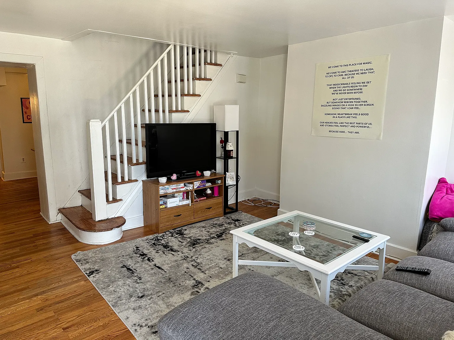 3 bed, 1.5 bath, 1500 sqft, $2,300 — Photo 1