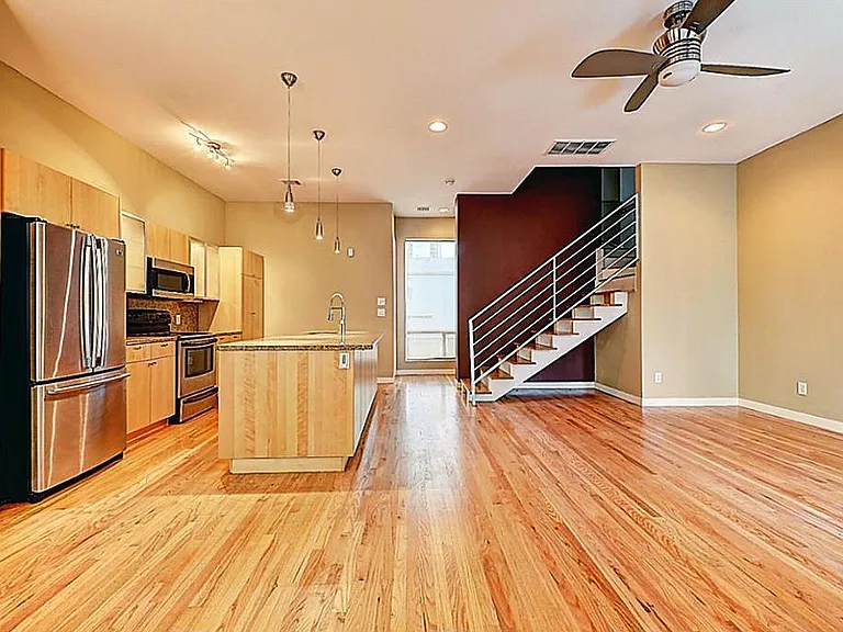711 Andrews St — Photo 12