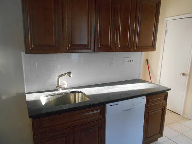 Building Photo - 206 S 4th Ave #2