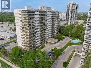 215 Glenridge Ave E #310, Saint Catharines, ON L2T 3J7