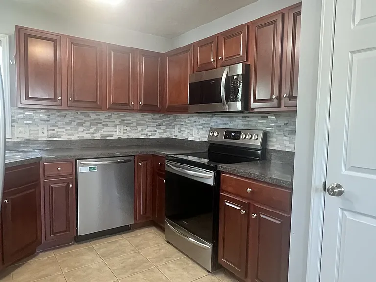 116 Grover Pl — Photo 8