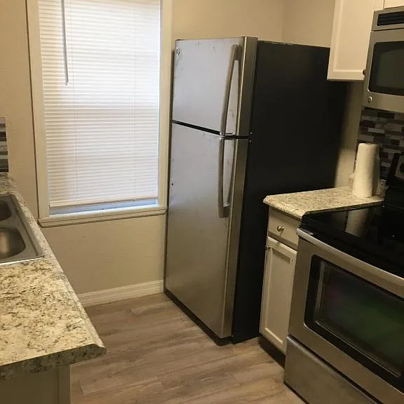 1033 Neville Ave — Photo 6