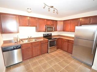 2311 W Willow Knolls Dr APT 9B, Peoria, IL 61614
