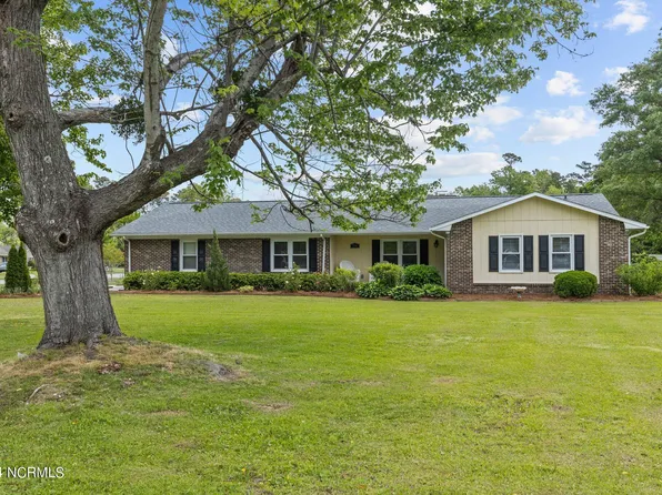 706 Hedrick Boulevard, Morehead City, NC 28557