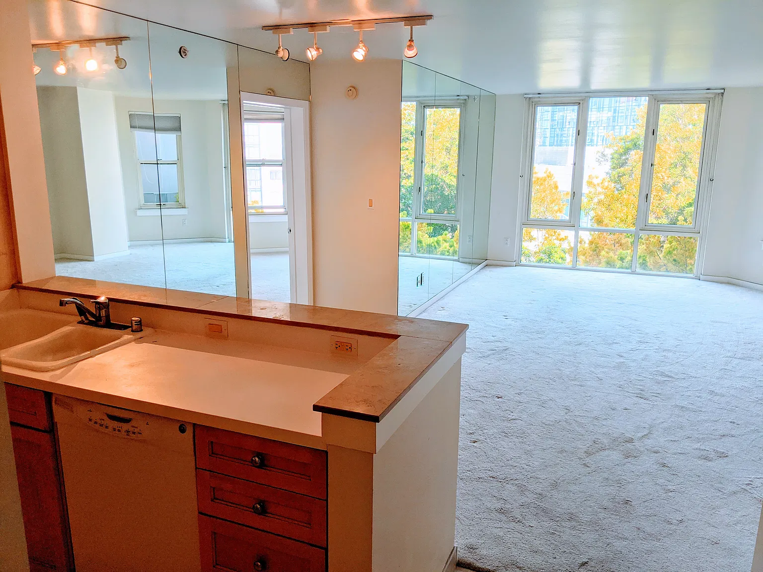 2 bed, 1316 sqft, $6,600 — Photo 2