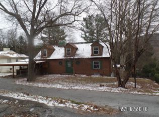 1104 Groveland Dr, Bluefield, WV 24701