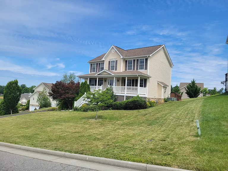 110 Amethyst Dr — Photo 40