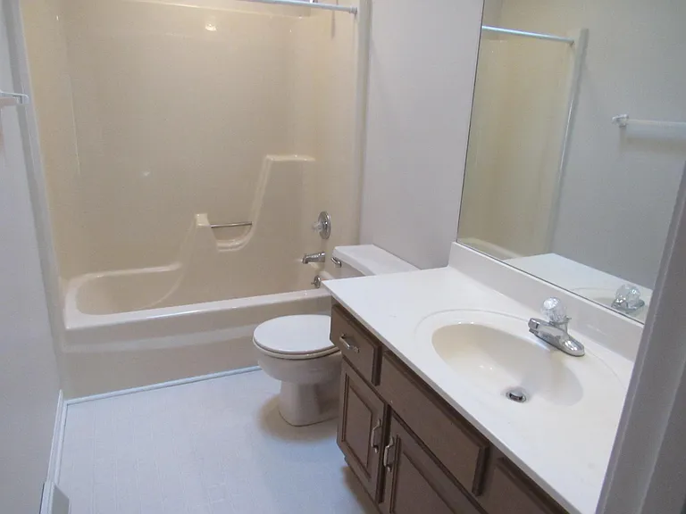 8709 N Lathrop Ave — Photo 10