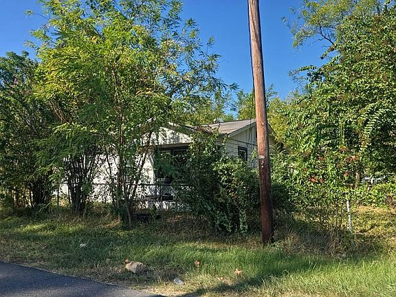 2nd image of 4804 Long St