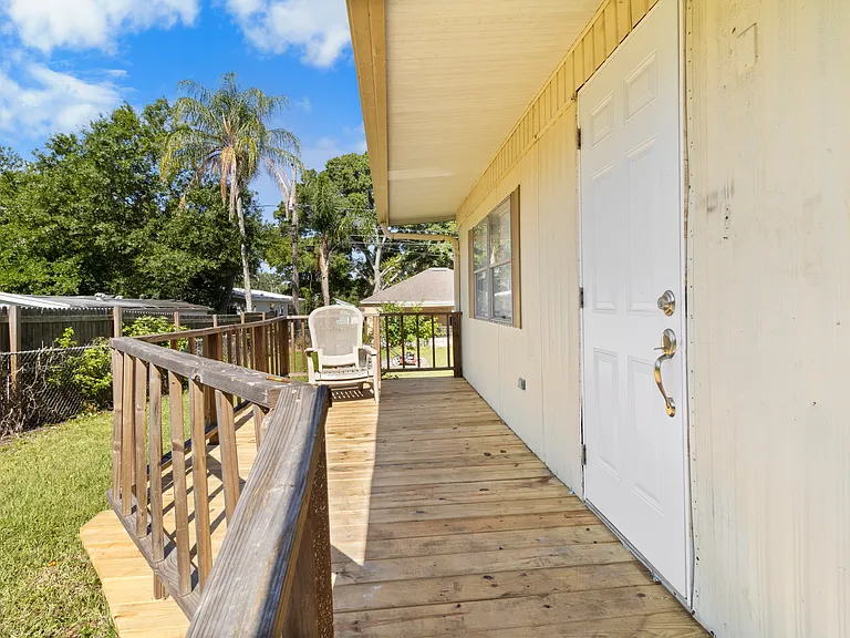 285 Aristides St — Photo 19