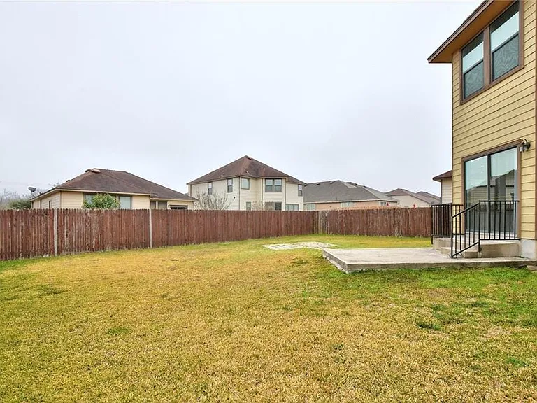 356 Matthews Ln — Photo 3
