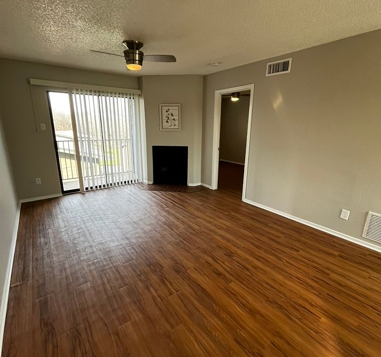 1st image of 130 Cloudhaven Dr #1