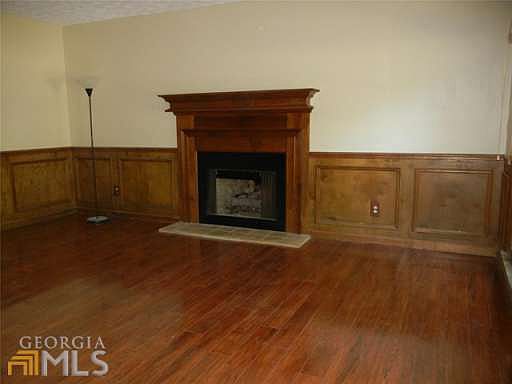 4th image of 520 Hillsdale Dr