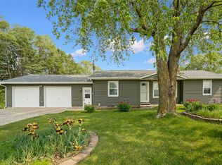 231 E Mount Vernon Rd, Waterloo, IA 50703