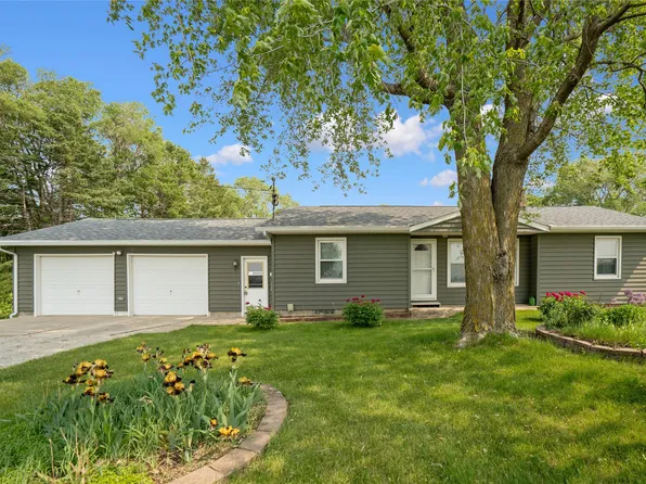 231 E Mount Vernon Rd, Waterloo, IA 50703