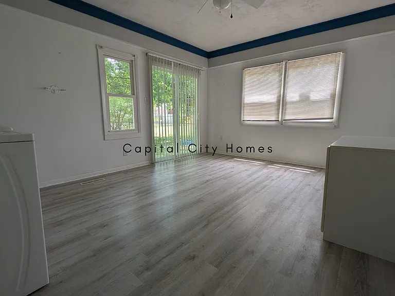 5035 Manning Rd — Photo 13