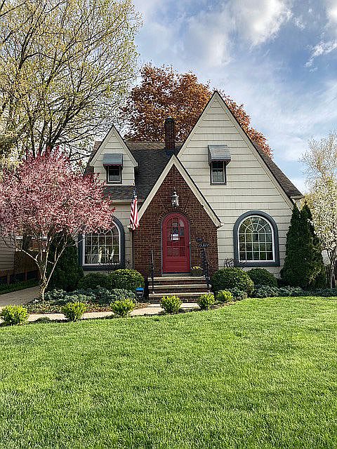 1st image of 15327 Edolyn Ave