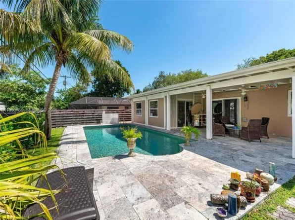 8761 Ridgeland Dr, Cutler Bay, FL 33157