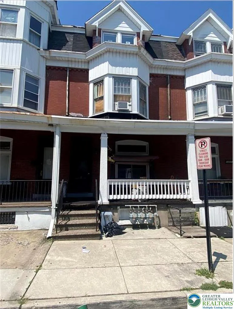1 bed, 1.0 bath, 600 sqft, $895 — Photo 1