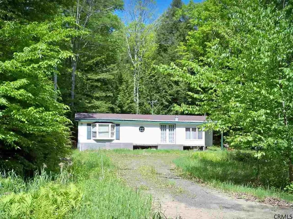 176 Glasshouse Creek Rd, Hadley, NY 12835
