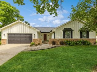 4516 74th St, Urbandale, IA 50322