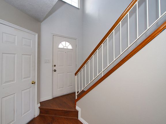 2nd image of 748 S Hanover Dr