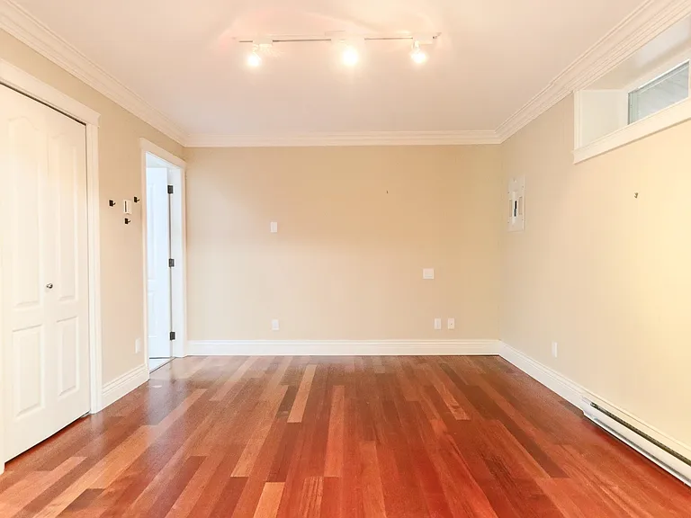545 Thetford Pl — Photo 10